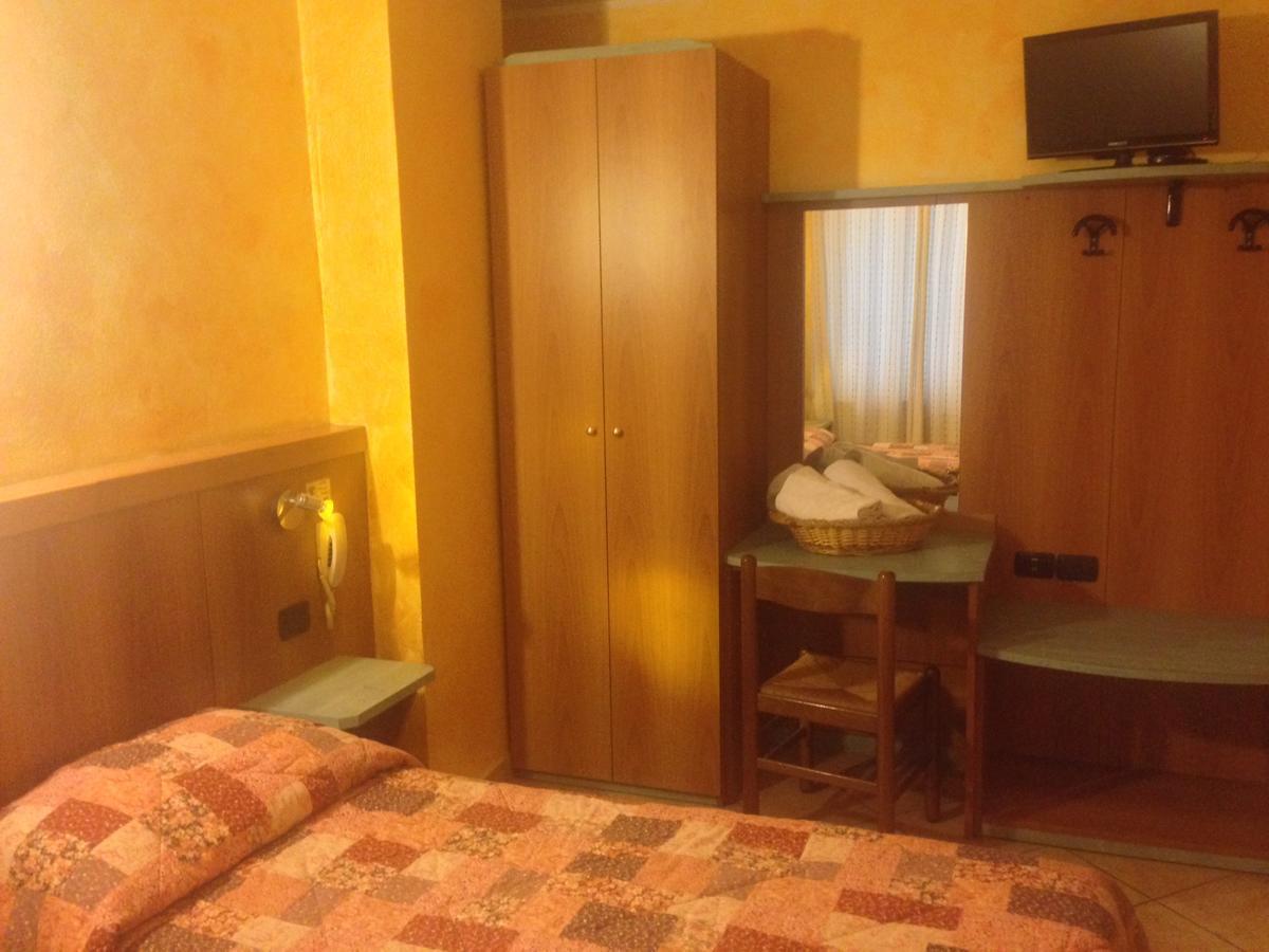 Albergo Etrusco Calusco d'Adda Phòng bức ảnh