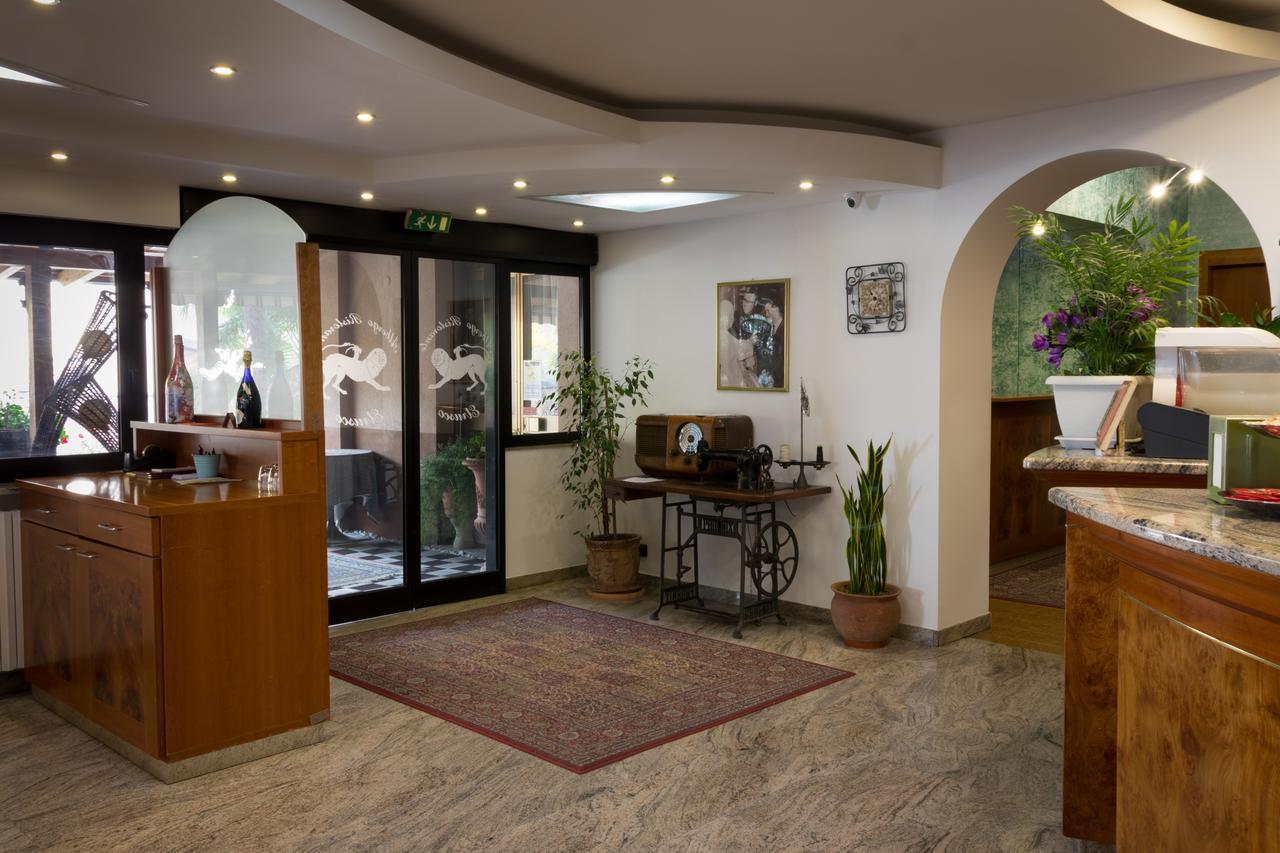 Albergo Etrusco Calusco d'Adda Ngoại thất bức ảnh