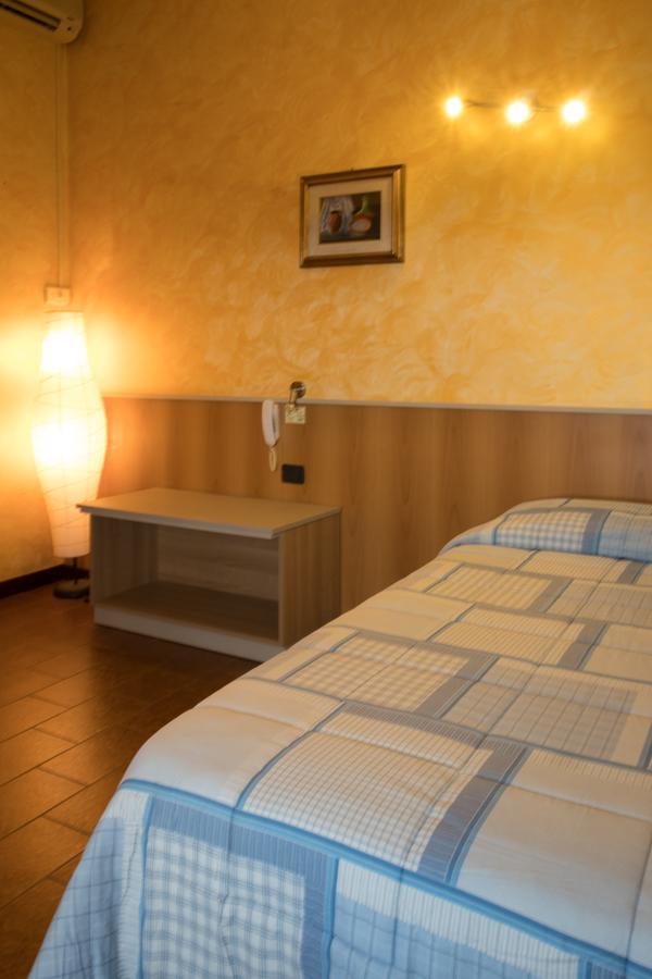 Albergo Etrusco Calusco d'Adda Ngoại thất bức ảnh
